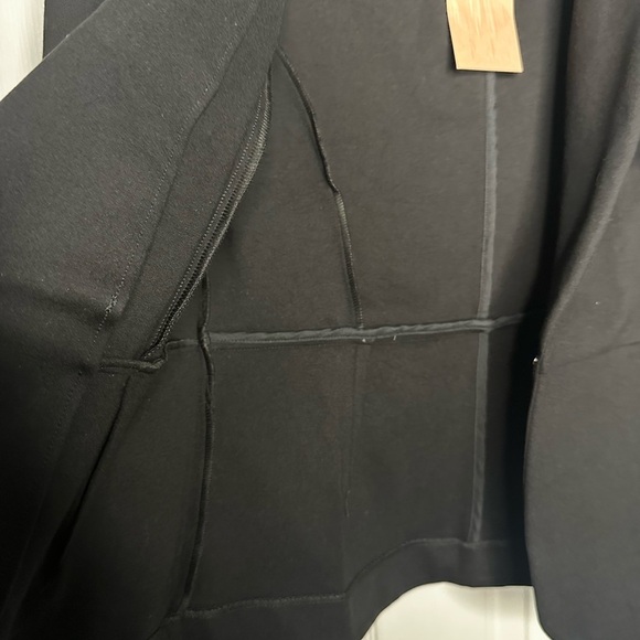 Quince | Black Women’s Ultra Stretch Ponte Blazer - Picture 5 of 9